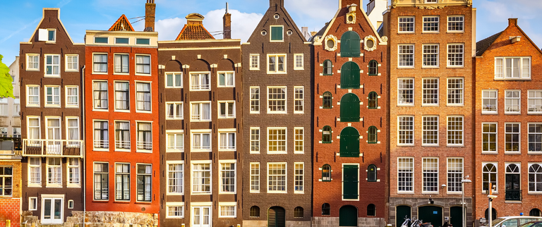 Van Koningsdag tot borrels: hoe Nederlandse expats samen blijven komen in het buitenland
